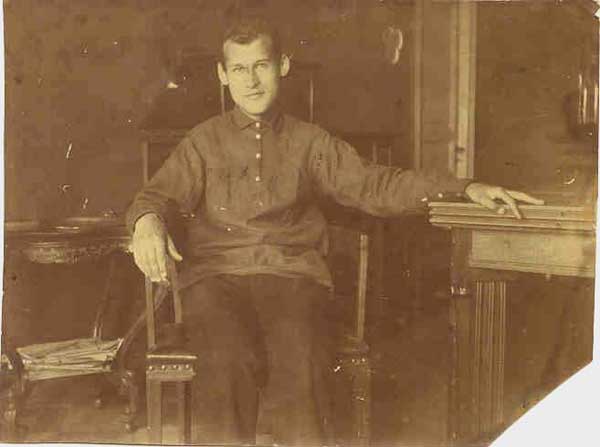 С.Р.Эрнст. Июнь 1917 г., Петроград.